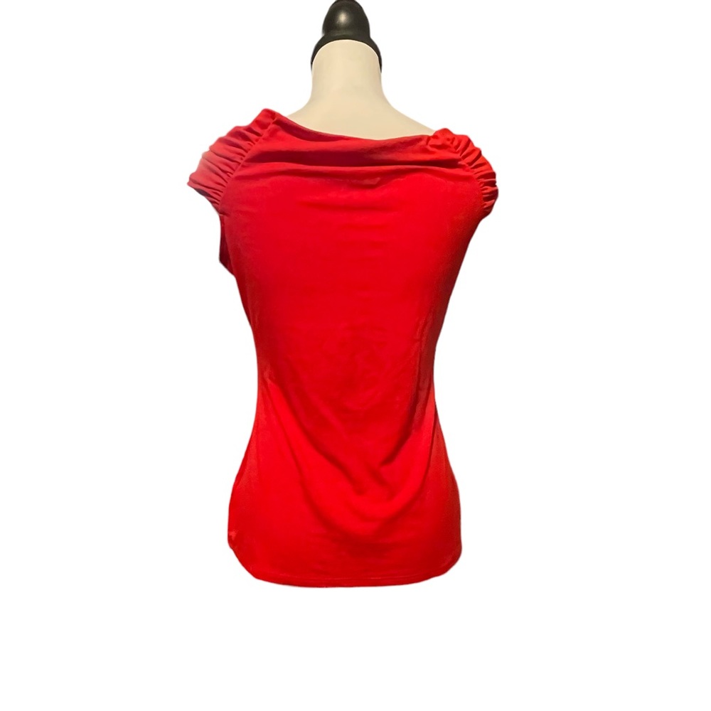 White House Black Market. Red top. Sz:Small. Scoop Neck. Cap sleeves. LIKE NEW! - Picture 2 of 11